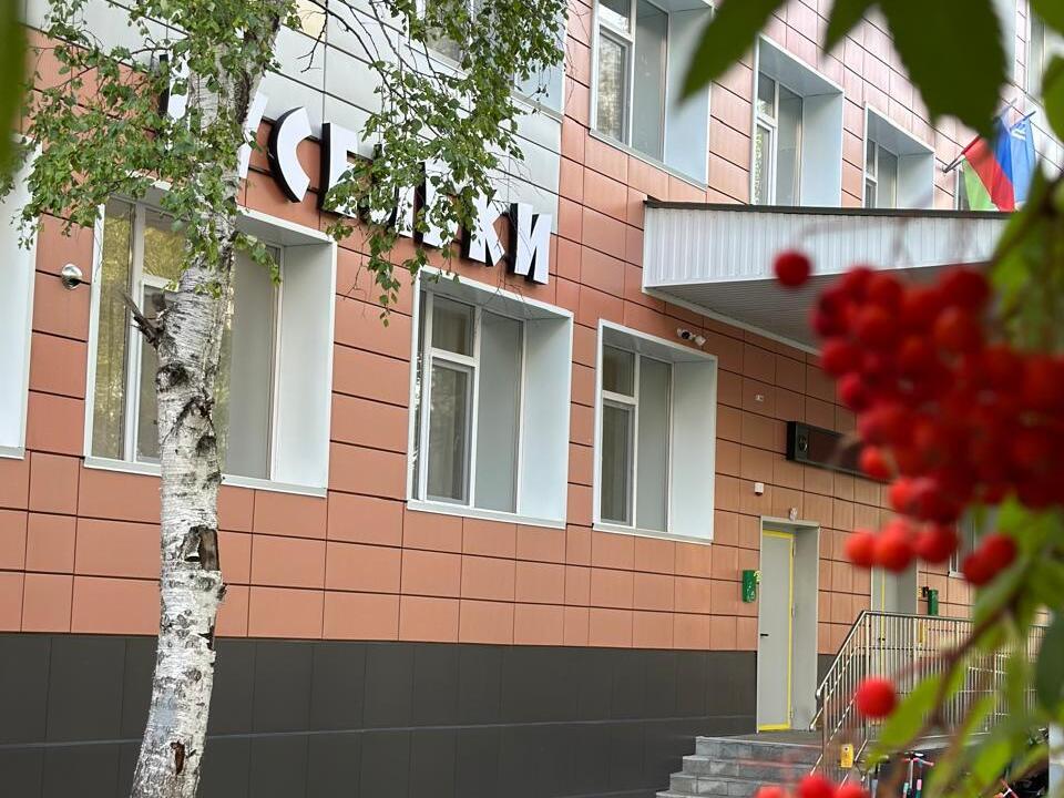 2 корпус: г. Сургут, ул.Дзержинского 2/2.
В корпусе функционирует 14 групп для воспитанников от 2 до 7 лет.